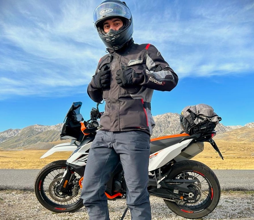 Antonio's photo with his motorcycle